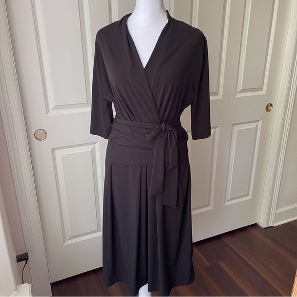 Tahari Black V-Neck Short Sleeve Waist Tie Faux Wrap Dress LBD Large - Picture 4 of 16